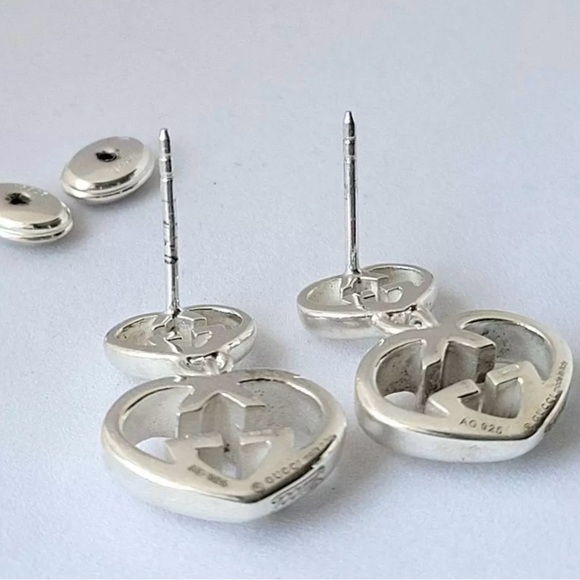 GUCCI Interlocking Heart Earrings 1.5 x 2cm in Silver - Picture 3 of 5